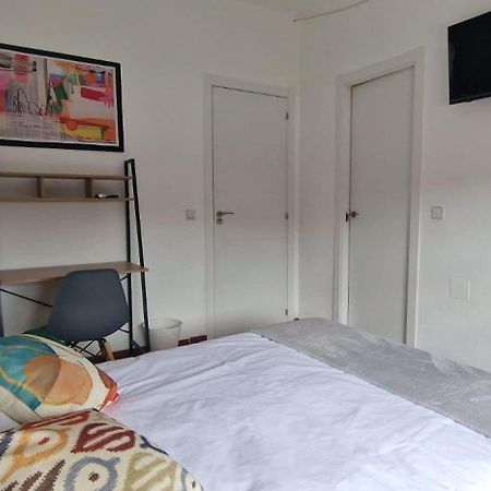 Hostal El Torero Alcala de Henares Bagian luar foto